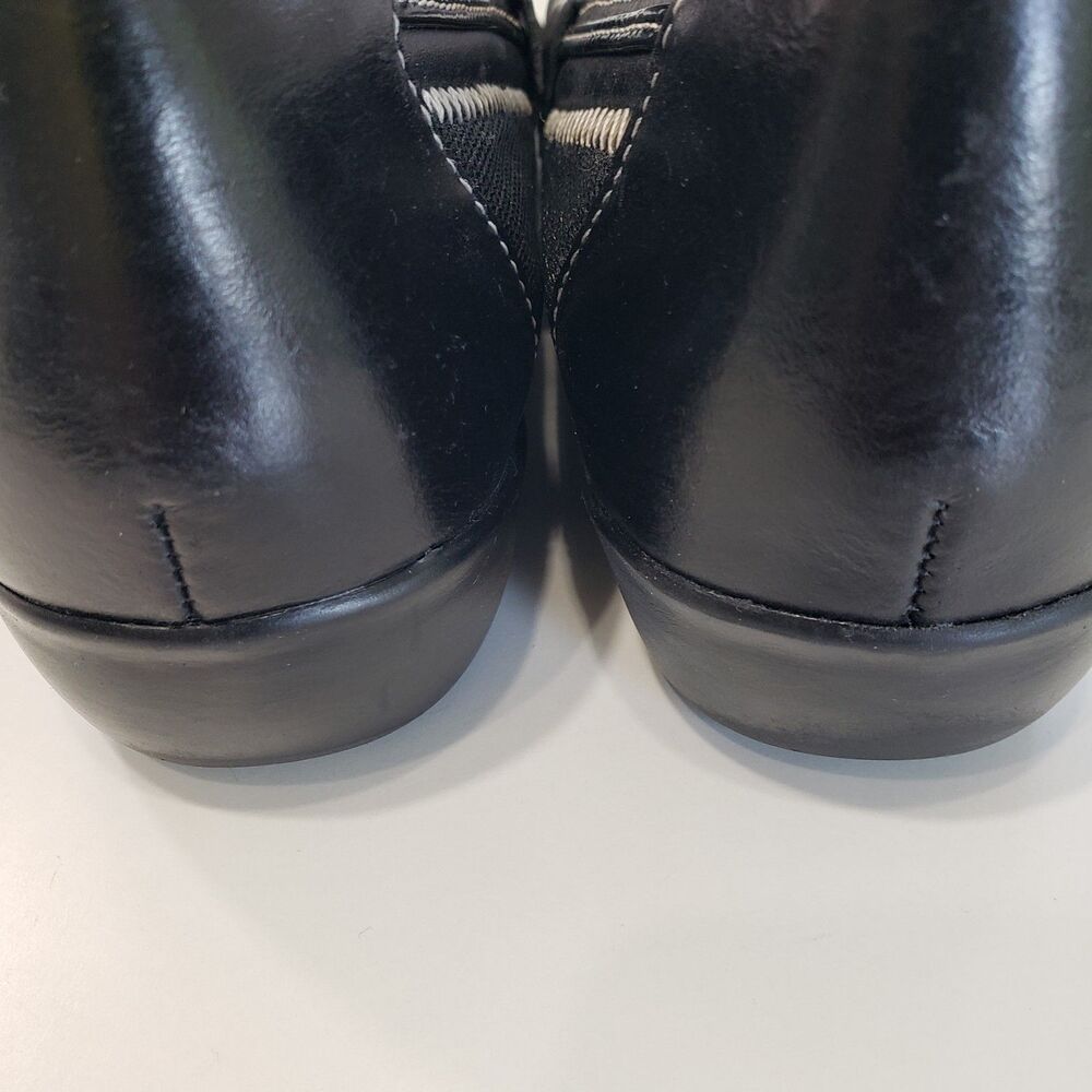 Naturalizer Women's Black Leather Flats, Size 8 M - Picture 6 of 8